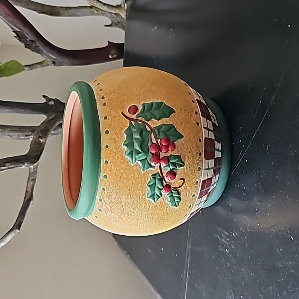 Hand Painted Christmas Holly Berry Terracotta Flower Pot Tub C